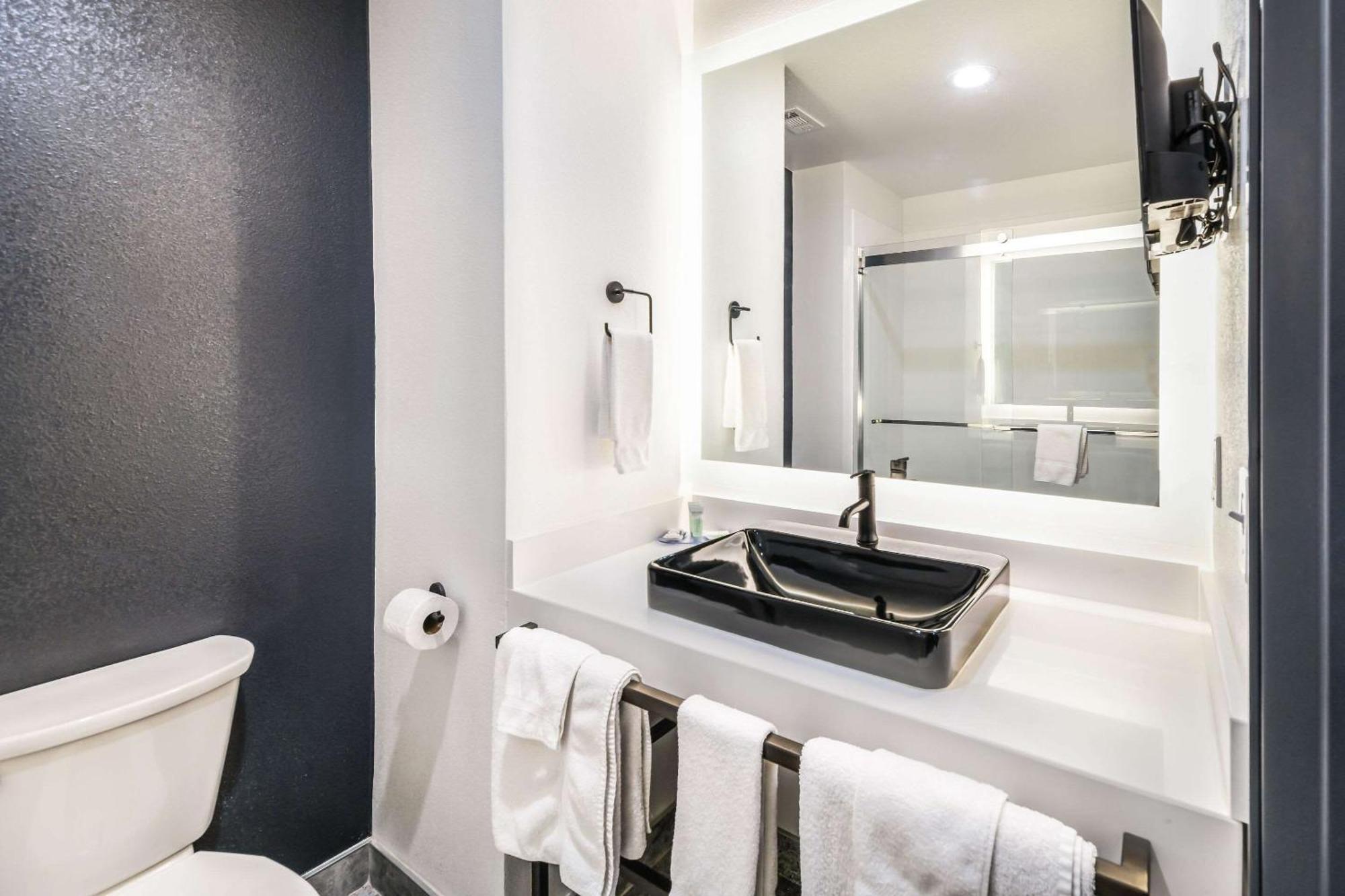Hy-Lo Hotel, Ascend Hotel Collection Calera 외부 사진